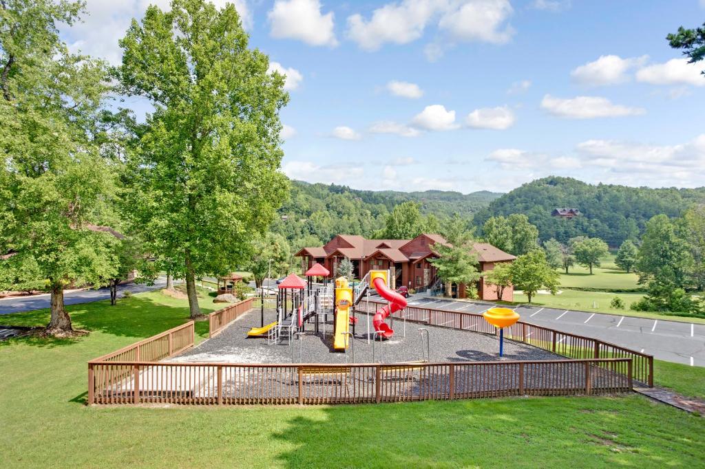 Hilton Vacation Club Bent Creek Golf Village Gatlinburg - image 5