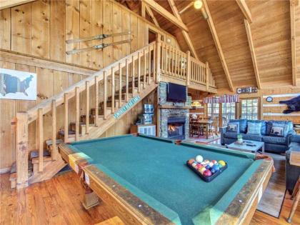 Bear Cave Haus 2 Bedrooms Fireplace Hot Tub Pool Table WiFi Sleeps 8 - image 15