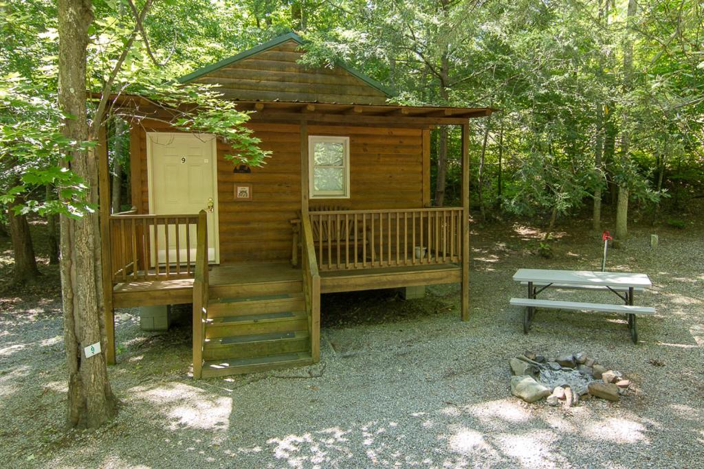 Arrow Creek Camp and Cabins - main image