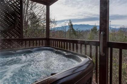 Annie’s Smoky View 2 Bedrooms Hot Tub Pool Table Views Sleeps 6 - image 11