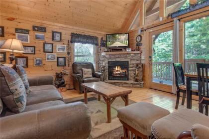 Americana 2 Bedrooms Sleeps 6 View Pool Access Hot Tub Fireplace - image 1