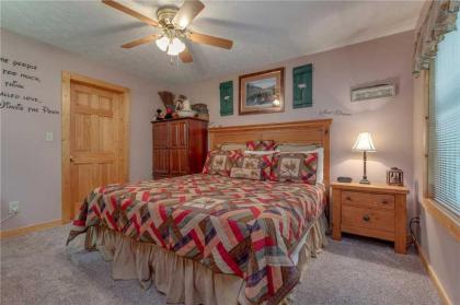 Americana 2 Bedrooms Sleeps 6 View Pool Access Hot Tub Fireplace - image 19