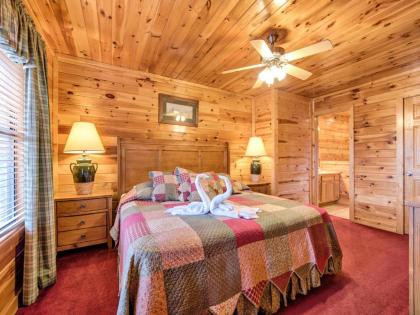 Apple Bear Lodge 4 Bedrooms Sleeps 18 Jacuzzis Pool Table Hot Tub - image 13