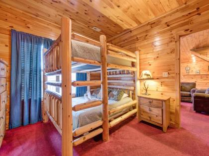 Apple Bear Lodge 4 Bedrooms Sleeps 18 Jacuzzis Pool Table Hot Tub - image 14