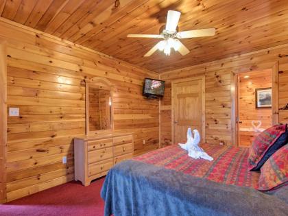 Apple Bear Lodge 4 Bedrooms Sleeps 18 Jacuzzis Pool Table Hot Tub - image 15