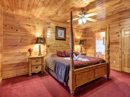 Apple Bear Lodge 4 Bedrooms Sleeps 18 Jacuzzis Pool Table Hot Tub - image 18