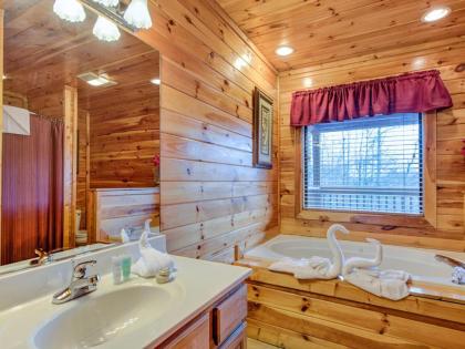 Apple Bear Lodge 4 Bedrooms Sleeps 18 Jacuzzis Pool Table Hot Tub - image 3