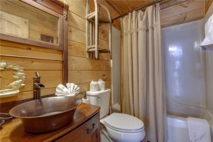 Swiss Bear Haus 4 Bedrooms Hot Tub Pool Access Sleeps 12 - image 13