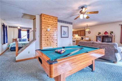 Overview 2 Bedrooms Grill Hot Tub Pool Table Sleeps 6 - image 16