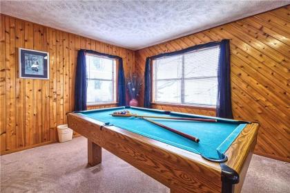 LeConte View 2 1 Bedroom Mountain Views Pool Table Sleeps 2 - image 11