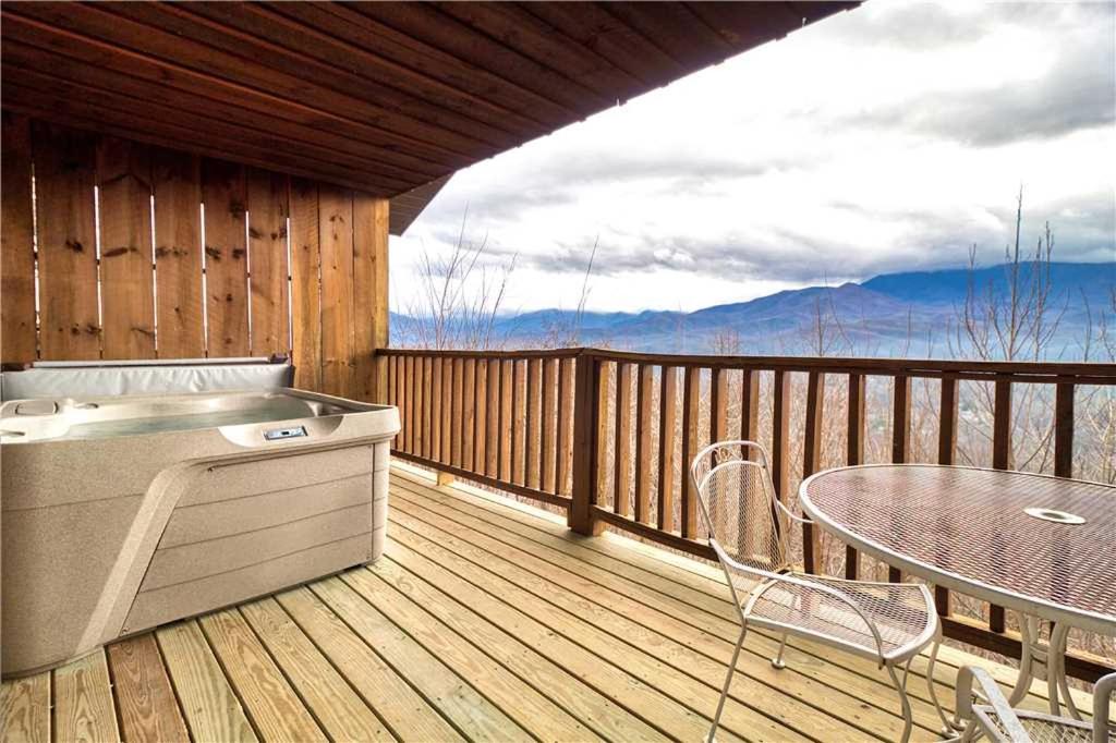 Park View 2 2 Bedrooms Mountain View Hot Tub Sleeps 4 - main image