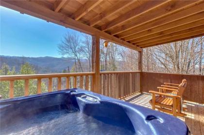 Silver Moon 1 Bedroom Mountain View Hot Tub WiFi Sleeps 2 - image 3