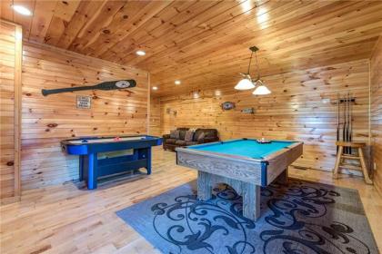 Hemlock Manor 3 Bedrooms Sleeps 10 WiFi Game Room Hot Tub Fireplace - image 15