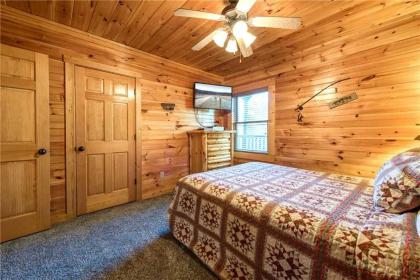 Hemlock Manor 3 Bedrooms Sleeps 10 WiFi Game Room Hot Tub Fireplace - image 16