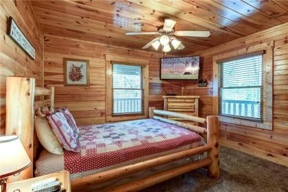 Hemlock Manor 3 Bedrooms Sleeps 10 WiFi Game Room Hot Tub Fireplace - image 19