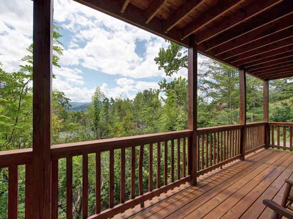 Highpoint Escape 3 Bedrooms Mountain Views Hot Tub WiFi Sleeps 10 - image 6