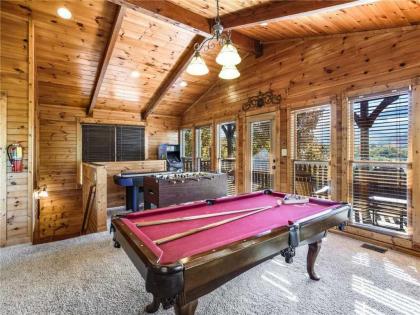 Heaven's View 2 Bedrooms Sleeps 10 Hot Tub Pool Table Arcade Jacuzzi - image 8