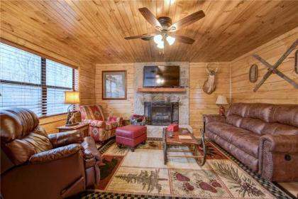 Rocky Top Lodge 6 Bedrooms Pool Access Hot Tub Mountain View Sleeps 14 - image 1