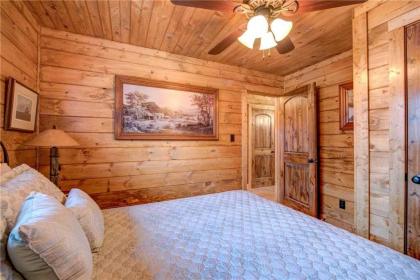 Rocky Top Lodge 6 Bedrooms Pool Access Hot Tub Mountain View Sleeps 14 - image 5