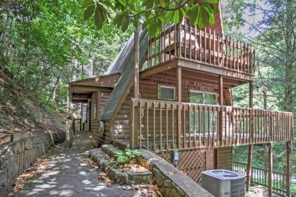 A-Frame Gatlinburg Home with Hot Tub 2 Mi to Parkway - image 9