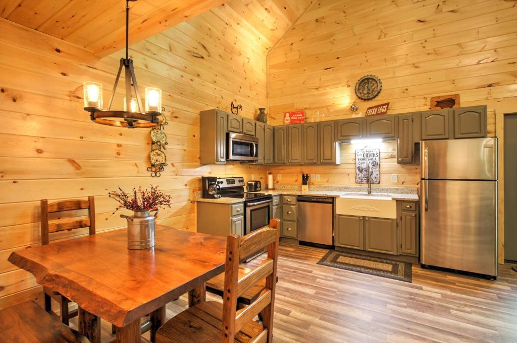 Cabin with Hot Tub and Game Room 5 Mi to Gatlinburg! - image 6