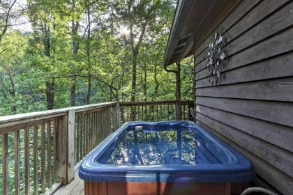 Private Getaway with Hot Tub 4 Mi to DTWN Gatlinburg - image 9