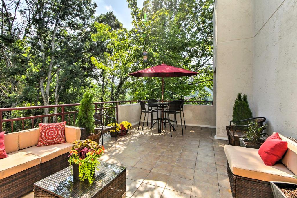 Gatlinburg Penthouse with Private 250-Foot Terrace! - main image