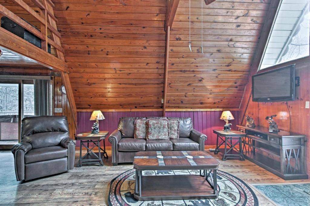 A-Frame Gatlinburg Cabin with Deck and Private Hot Tub! - image 7