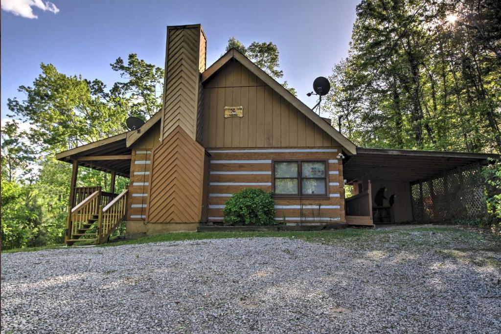 Greenbrier Lodge about 1 Mi to Smoky Mtn Natl Park - image 5