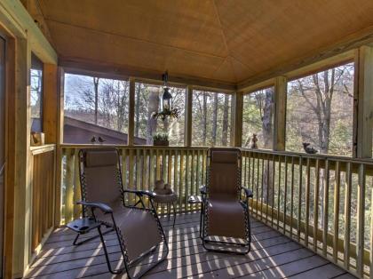 Cozy Nest - Gatlinburg Cabin with Porch and Jacuzzi! - image 16