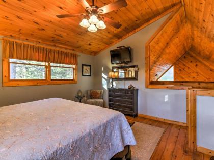 Cozy Nest - Gatlinburg Cabin with Porch and Jacuzzi! - image 6