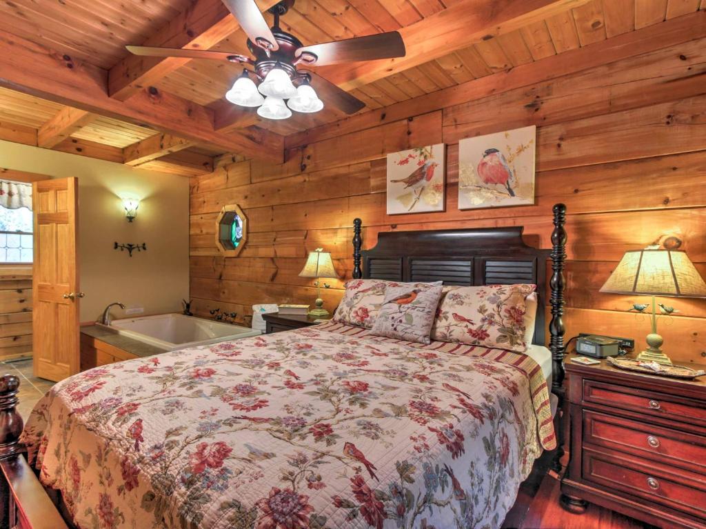 Cozy Nest - Gatlinburg Cabin with Porch and Jacuzzi! - image 7