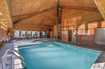 Gatlinburg Condo with Pool Access Balcony and Mtn View - image 18