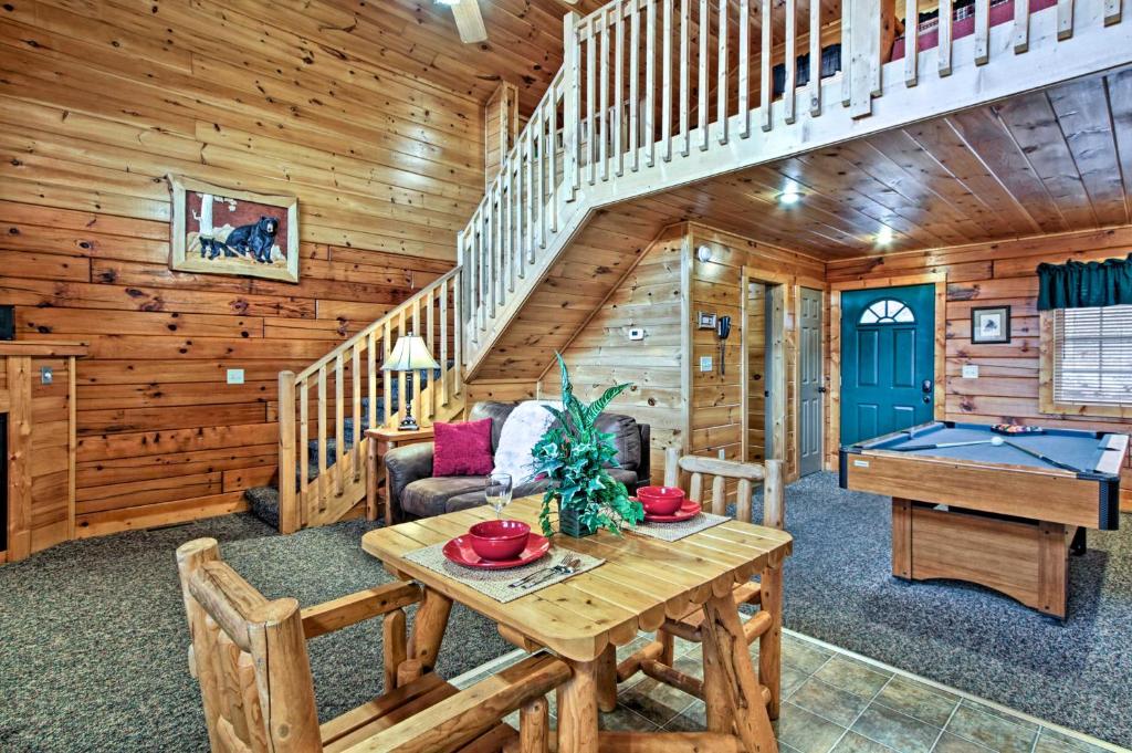 Log Cabin with Pool Table and Hot Tub in Gatlinburg! - image 2