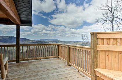 Cabin in the Clouds with Hot Tub Less Than 10Mi to Dollywood - image 18