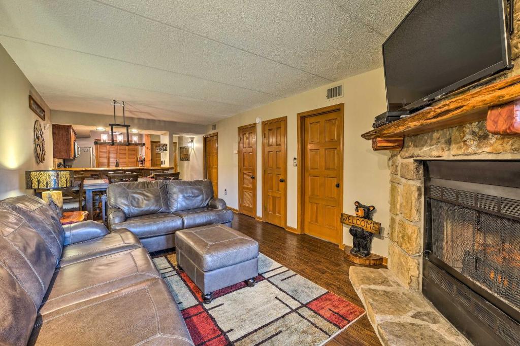 High Alpine Condo with Pool Less Than 1Mi to Ober Gatlinburg - image 3