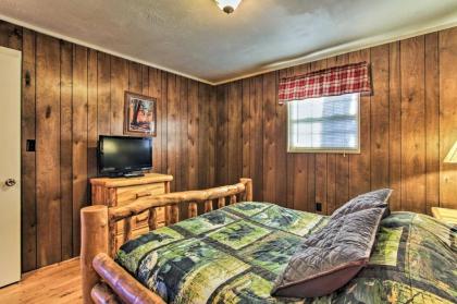 Mountain Views Await about Gatlinburg Cabin with Hot Tub! - image 14