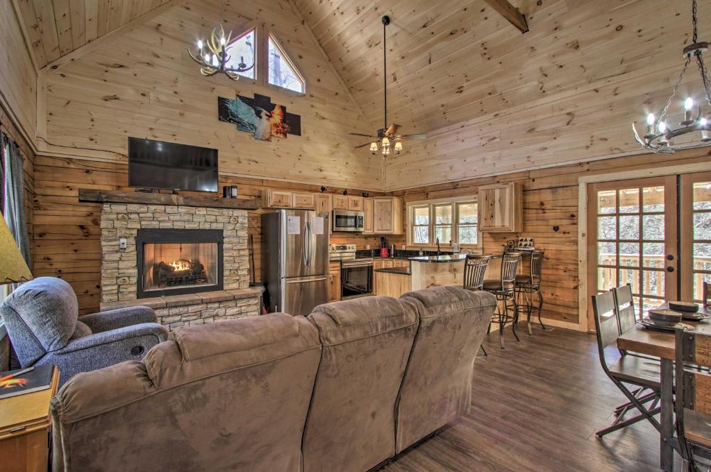 Rustic Gatlinburg Getaway with Hot Tub and Kids Loft! - main image