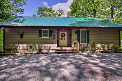 Eclectic Cabin with Hot Tub Less Than 1Mi to Ober Gatlinburg - image 4