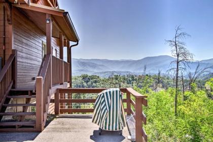 Stunning Mountain View Gatlinburg Cabin with Hot Tub - image 14