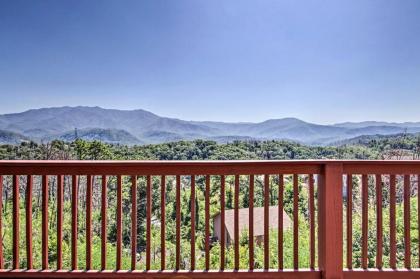 Stunning Mountain View Gatlinburg Cabin with Hot Tub - image 15