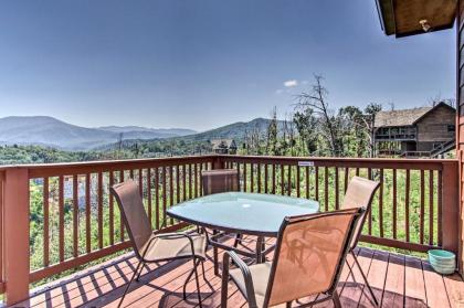 Stunning Mountain View Gatlinburg Cabin with Hot Tub - image 16