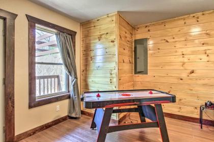 Stunning Mountain View Gatlinburg Cabin with Hot Tub - image 9