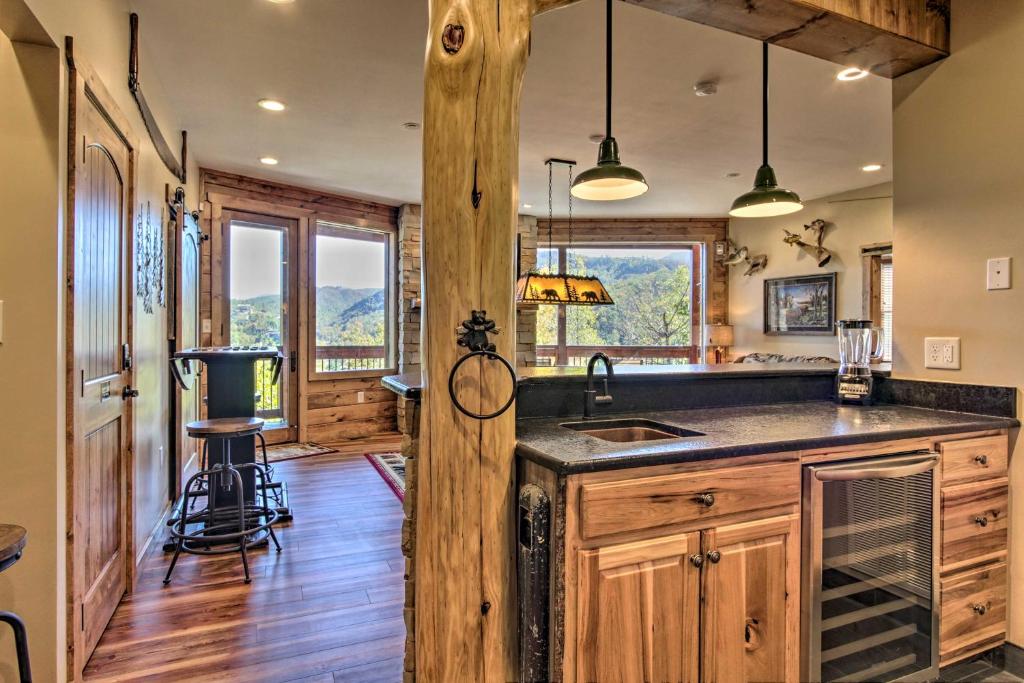 Majestic Mtn Getaway Game Room Decks and Hot Tub! - image 7