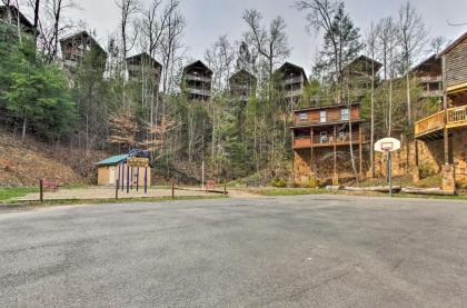 Two Hearts Gatlinburg Cabin with Hot Tub Amenities - image 10