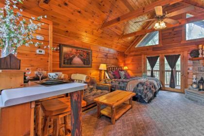 Two Hearts Gatlinburg Cabin with Hot Tub Amenities - image 14