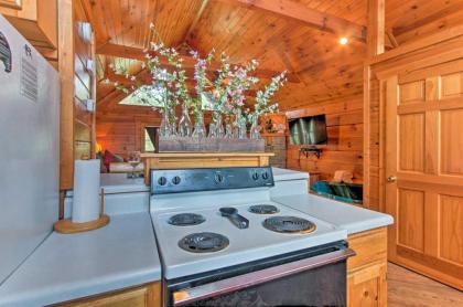 Two Hearts Gatlinburg Cabin with Hot Tub Amenities - image 19