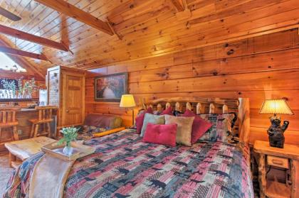 Two Hearts Gatlinburg Cabin with Hot Tub Amenities - image 20