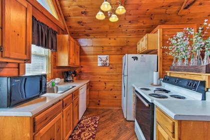 Two Hearts Gatlinburg Cabin with Hot Tub Amenities - image 8