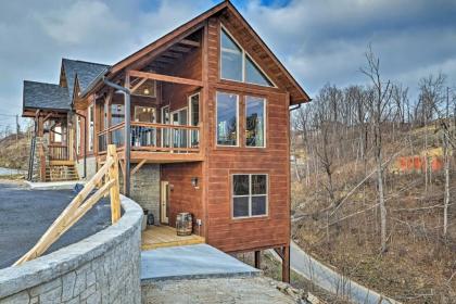 Lightning Bug Lookout Luxury Mountain View Cabin! - image 12